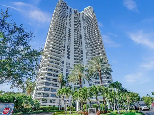 3500 Mystic Pointe Dr # 308, Aventura FL 33180