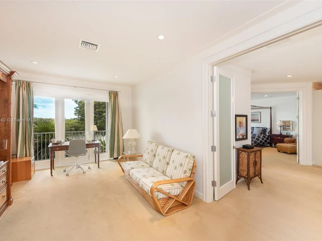 1095 Mariner Dr, Key Biscayne FL 33149