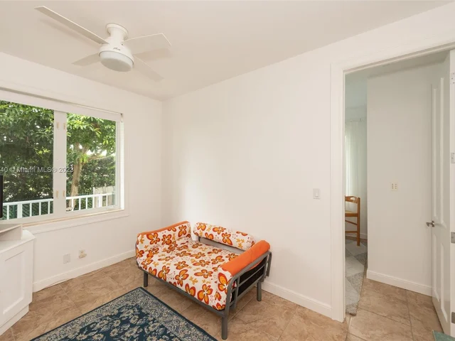 1095 Mariner Dr, Key Biscayne FL 33149