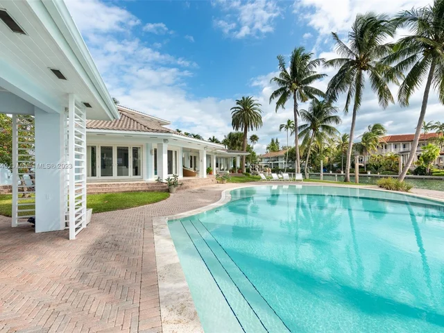 1095 Mariner Dr, Key Biscayne FL 33149