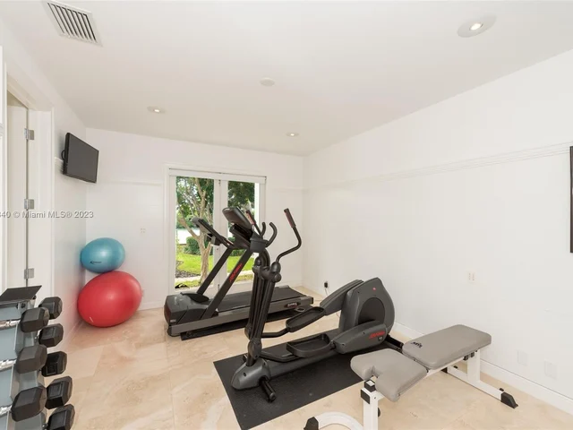 1095 Mariner Dr, Key Biscayne FL 33149