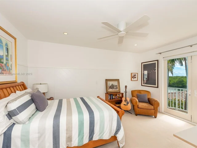 1095 Mariner Dr, Key Biscayne FL 33149