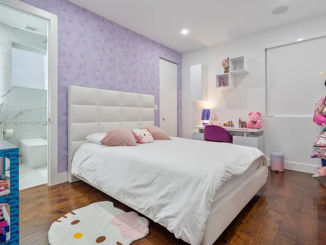 7430 NW 97th Pl, Doral FL 33178