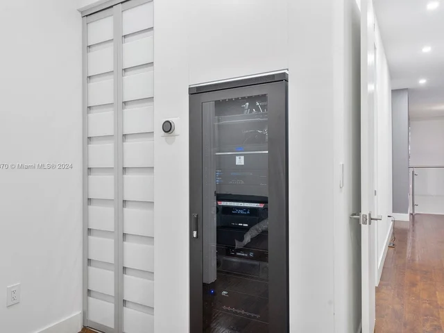 7430 NW 97th Pl, Doral FL 33178