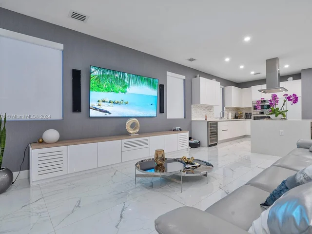 7430 NW 97th Pl, Doral FL 33178