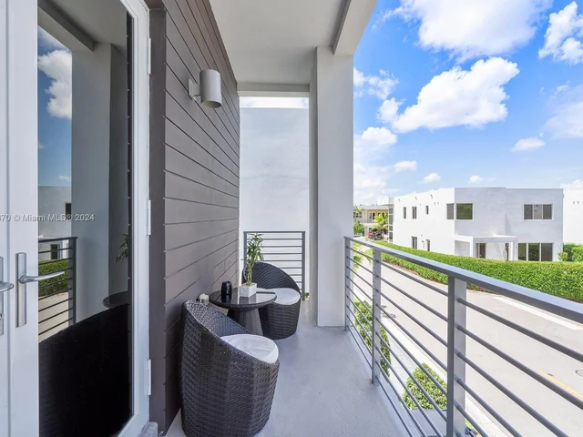 7430 NW 97th Pl, Doral FL 33178