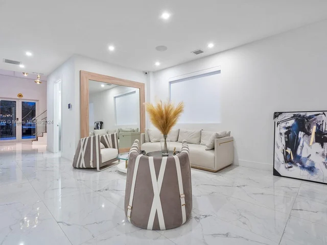 7430 NW 97th Pl, Doral FL 33178