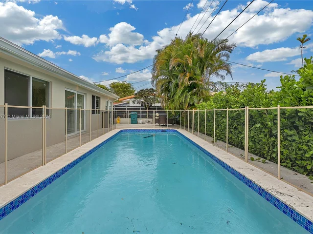 521 SW 40th Ct # 2, Miami FL 33134