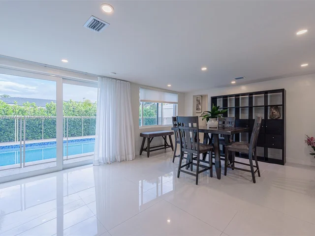 521 SW 40th Ct # 2, Miami FL 33134