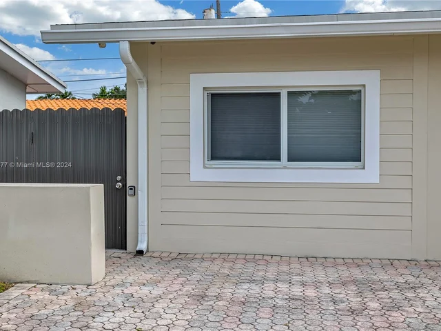 521 SW 40th Ct # 2, Miami FL 33134