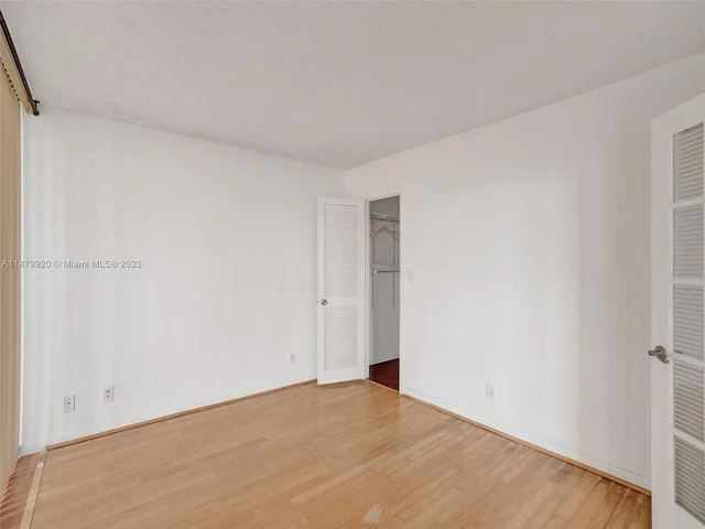 2201 S Ocean Dr # 407, Hollywood FL 33019