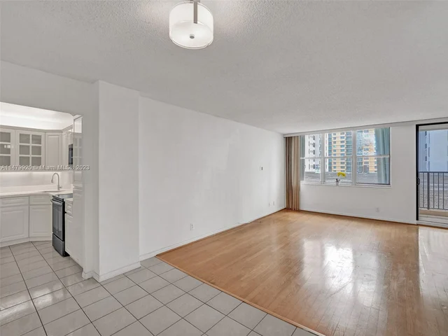 2201 S Ocean Dr # 407, Hollywood FL 33019