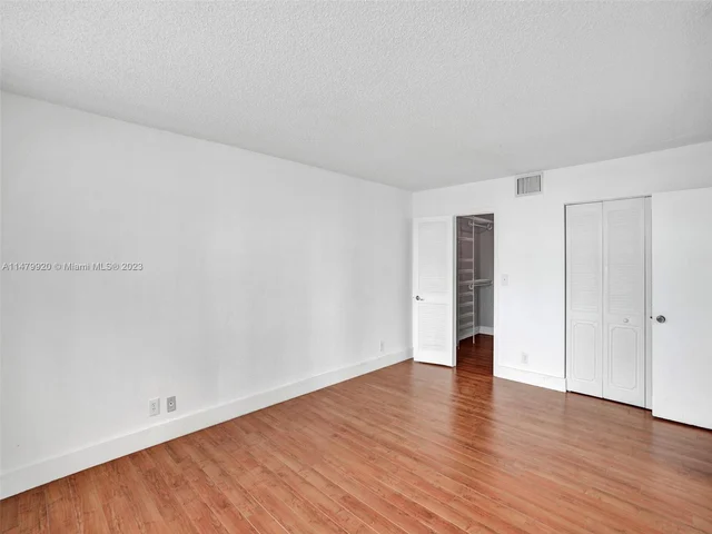 2201 S Ocean Dr # 407, Hollywood FL 33019