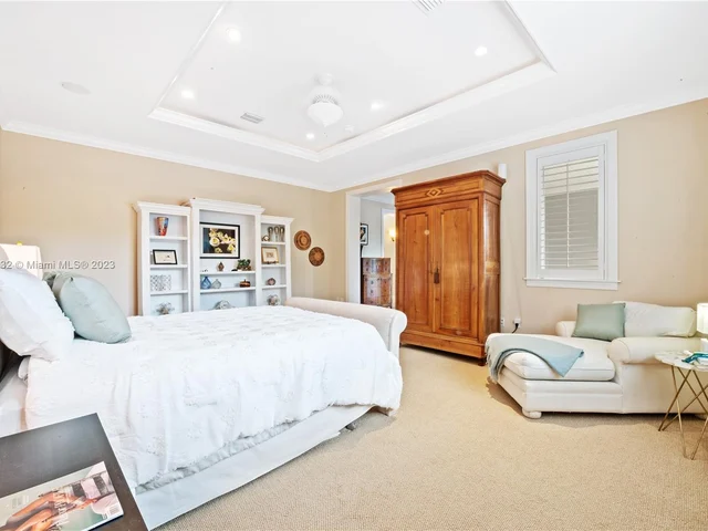 7690 Ponce De Leon Rd, Miami FL 33143