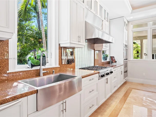 7690 Ponce De Leon Rd, Miami FL 33143