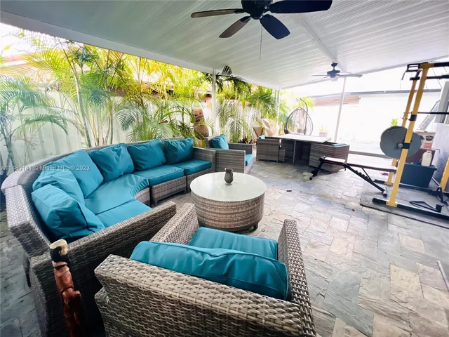 12374 NW 98th Pl, Hialeah Gardens FL 33018