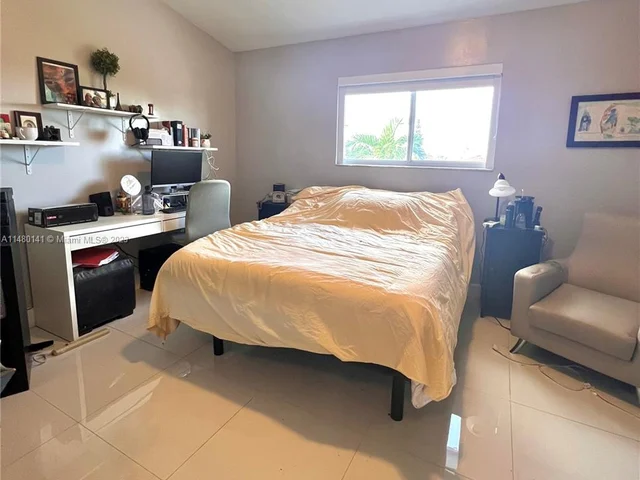 12374 NW 98th Pl, Hialeah Gardens FL 33018