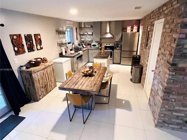 12374 NW 98th Pl, Hialeah Gardens FL 33018