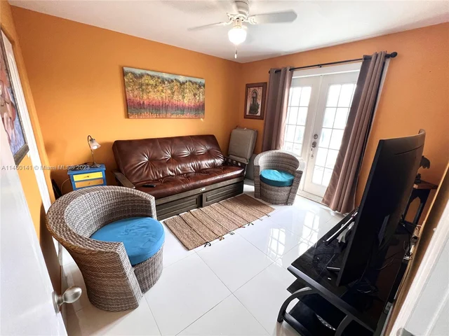 12374 NW 98th Pl, Hialeah Gardens FL 33018