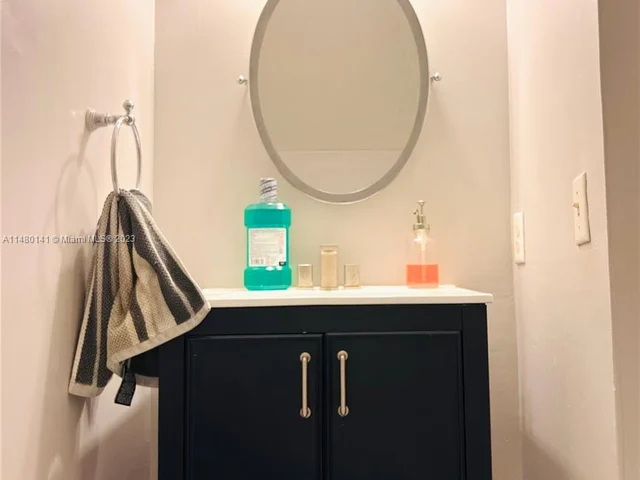 12374 NW 98th Pl, Hialeah Gardens FL 33018