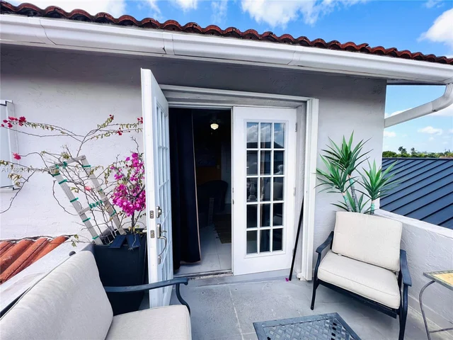 12374 NW 98th Pl, Hialeah Gardens FL 33018