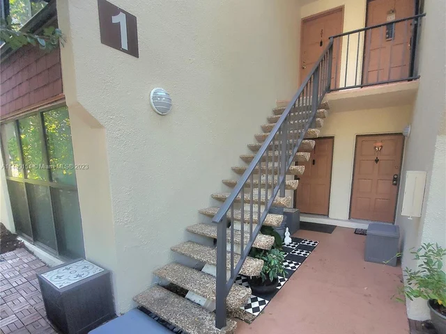 301 N Pine Island Rd # 101, Plantation FL 33324
