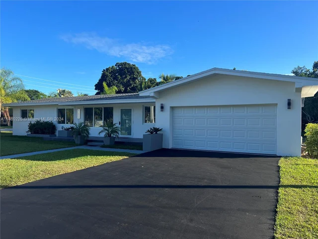 9200 SW 174th St, Palmetto Bay FL 33157