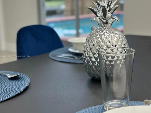 1380 SW 56th Ave, Plantation FL 33317