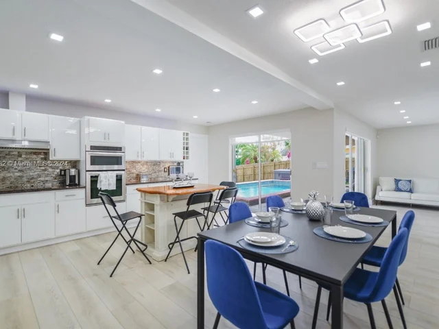 1380 SW 56th Ave, Plantation FL 33317