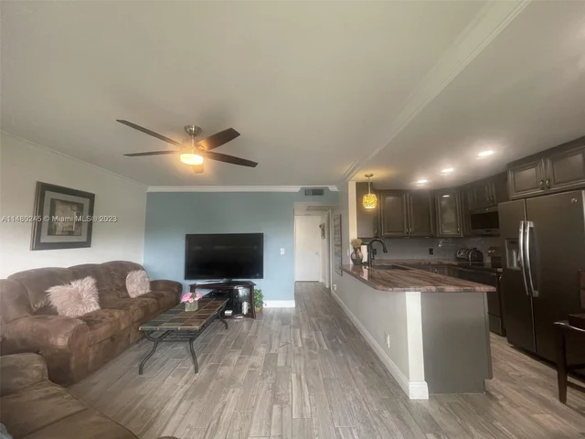 551 SW 135th Ave # 113B, Pembroke Pines FL 33027