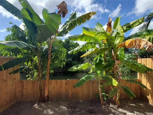 8302 SW 103rd Ave, Miami FL 33173