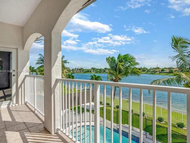 13833 SW 124th Ave Rd, Miami FL 33186