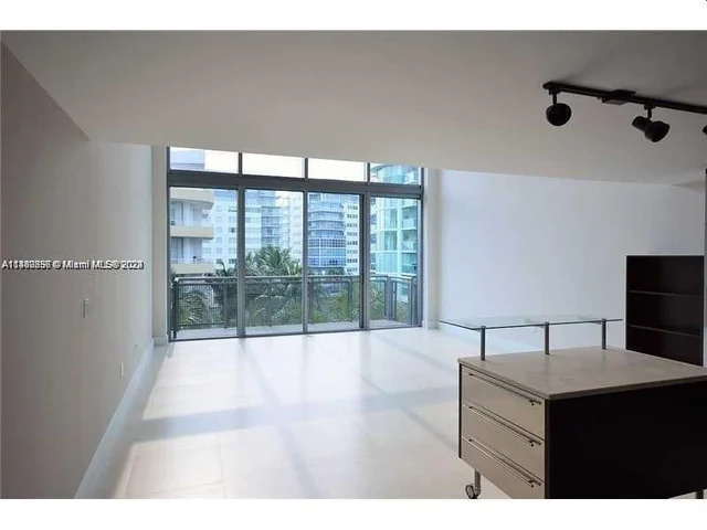 6000 Collins Ave # 528, Miami Beach FL 33140