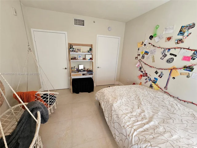 6000 Collins Ave # 528, Miami Beach FL 33140