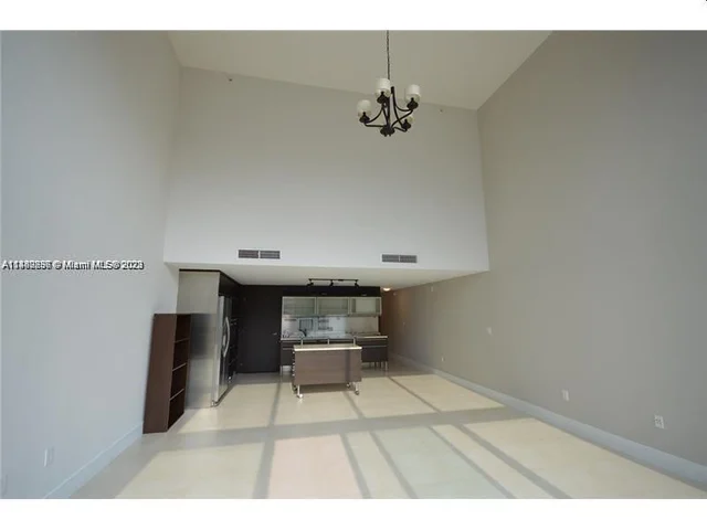 6000 Collins Ave # 528, Miami Beach FL 33140