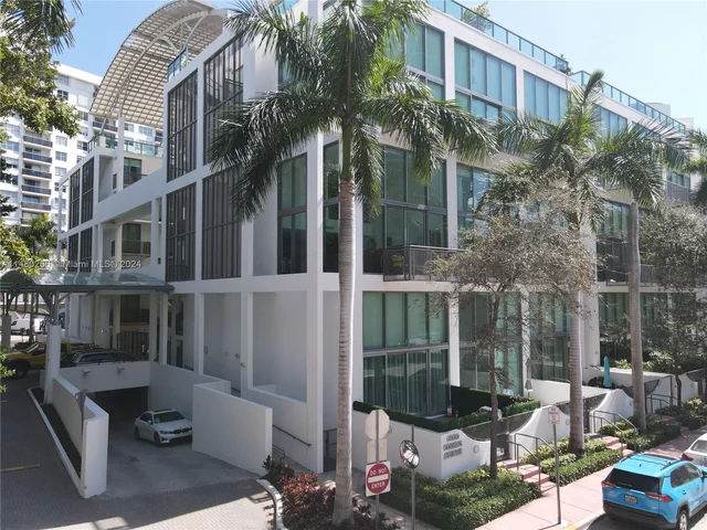 6000 Collins Ave # 528, Miami Beach FL 33140