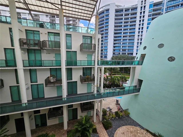 6000 Collins Ave # 528, Miami Beach FL 33140