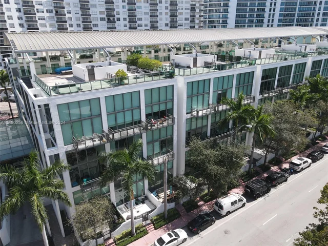 6000 Collins Ave # 528, Miami Beach FL 33140