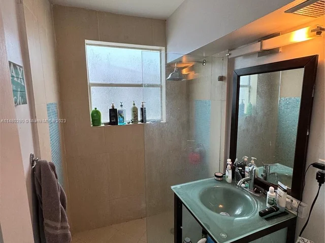 1340 Drexel Ave # 306, Miami Beach FL 33139