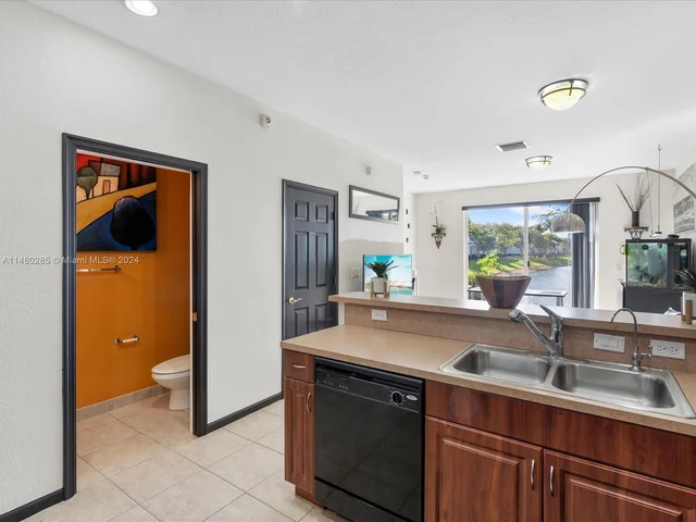 1419 NW 34th Way, Lauderhill FL 33311