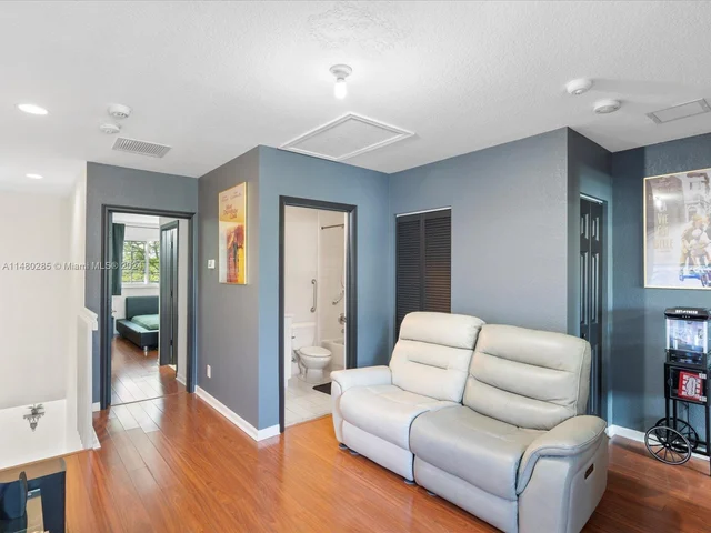 1419 NW 34th Way, Lauderhill FL 33311