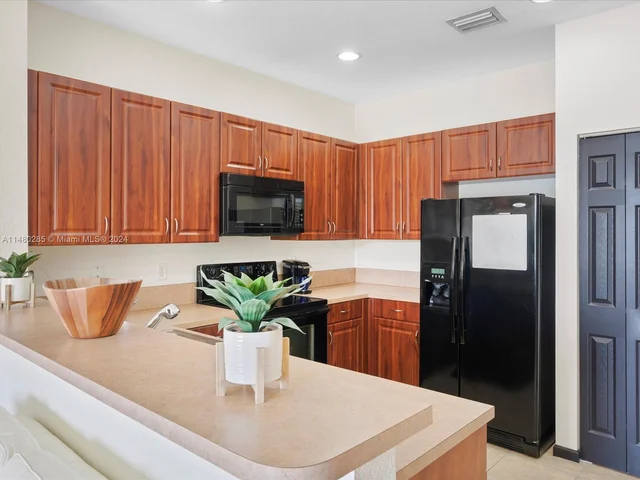 1419 NW 34th Way, Lauderhill FL 33311