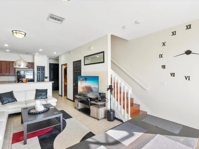 1419 NW 34th Way, Lauderhill FL 33311