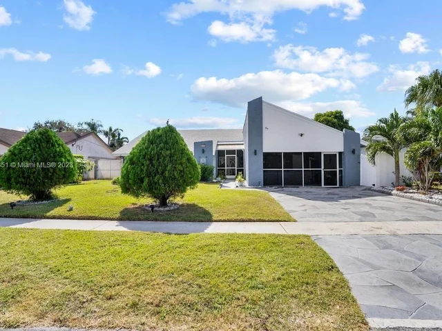 8050 NW 47th Ct, Lauderhill FL 33351