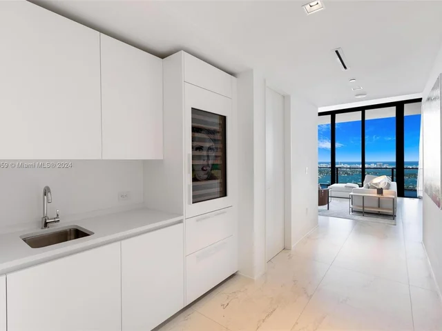 1000 Biscayne Blvd # 4901, Miami FL 33132