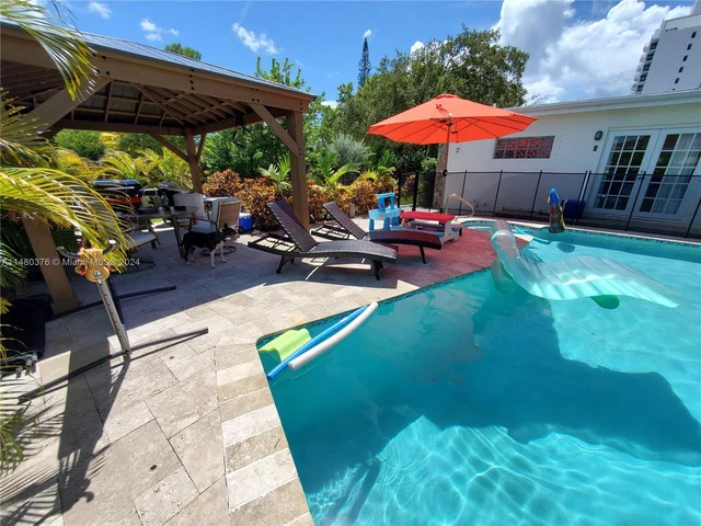 1401 SW 21st St, Miami FL 33145