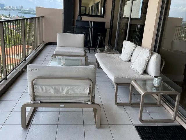 1800 NE 114th St # 1201, Miami FL 33181