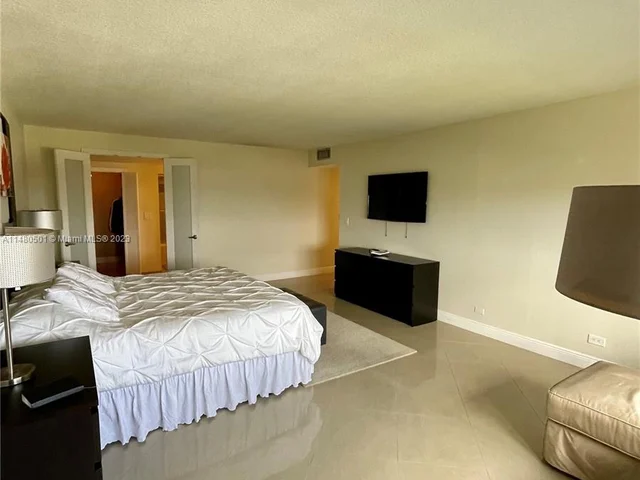 1800 NE 114th St # 1201, Miami FL 33181