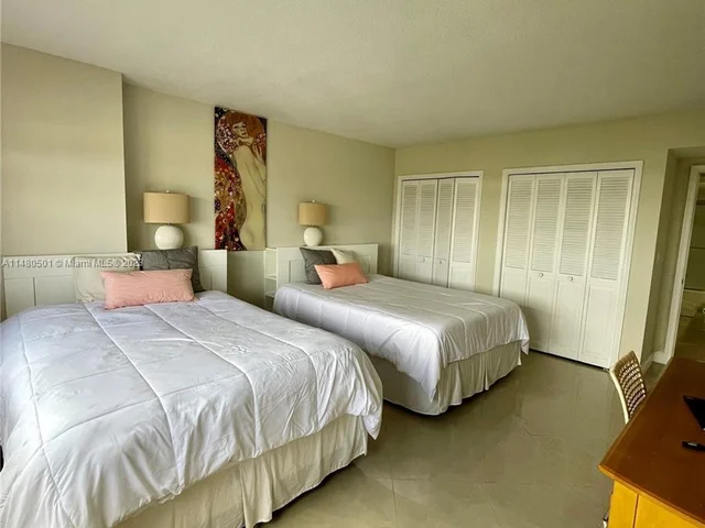 1800 NE 114th St # 1201, Miami FL 33181