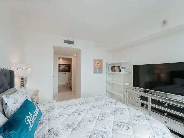 2600 E Hallandale Beach Blvd # T1201, Hallandale Beach FL 33009